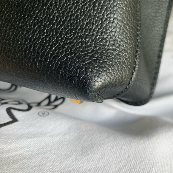 MCM Milla Medium Tote in Grained Leather - Picture 10 of 10